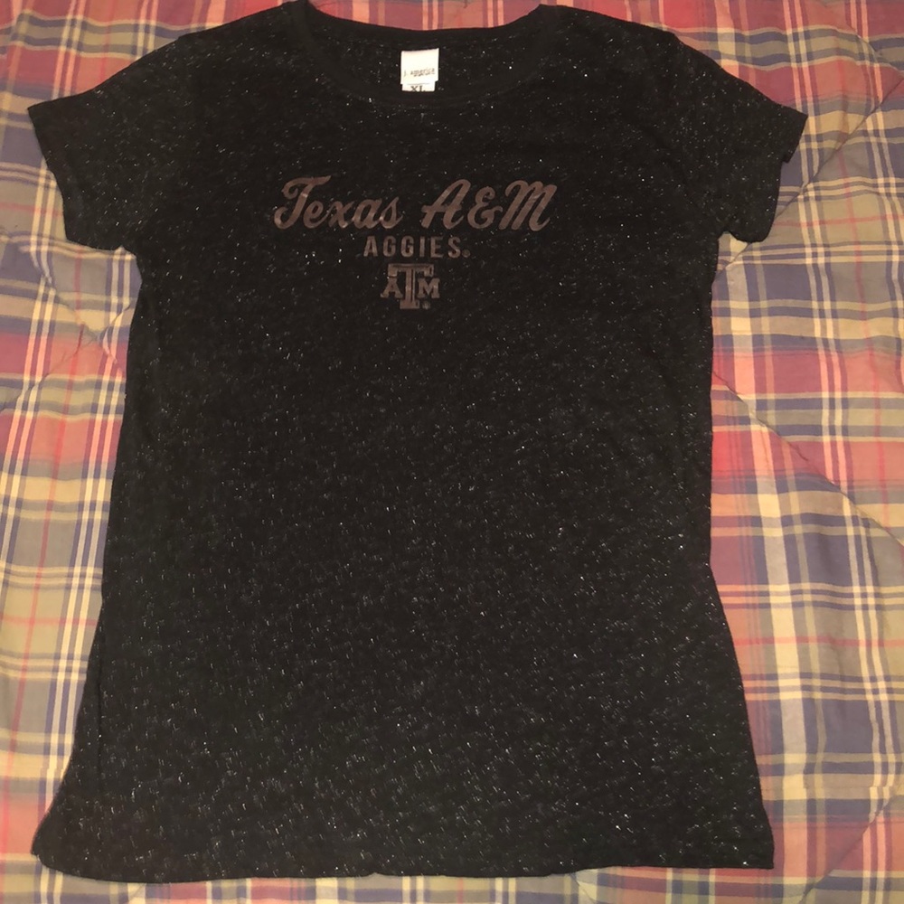 A&M sparkle juniors sz XL T-shirt